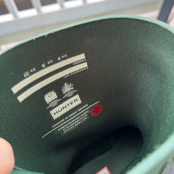 HUNTER original rain boots in hunter green, comes with boot socks!! Size W6 💚 - Picture 8 of 13